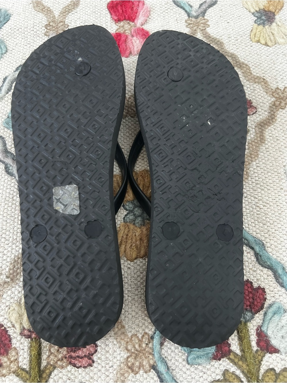 NWOT Tory Burch Black Flip Flops - Picture 6 of 7